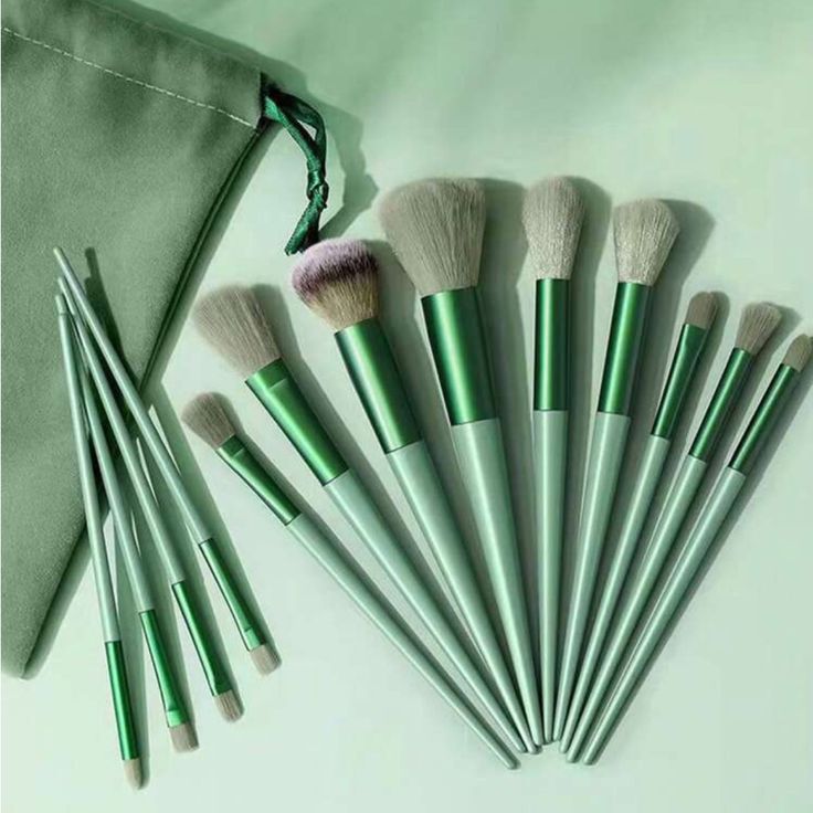 13-Pieces Professional Makeup Brush Set