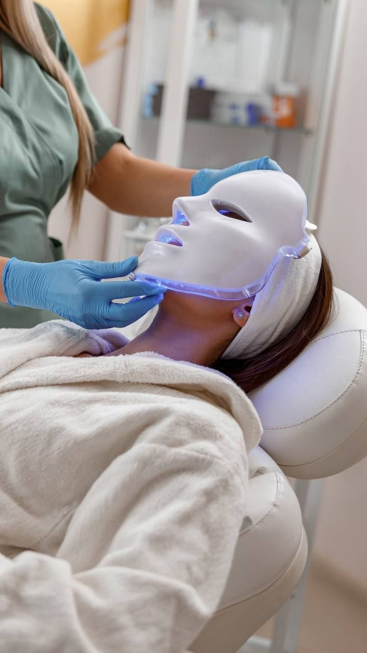 LumiMask Pro 7-Color LED Facial Mask